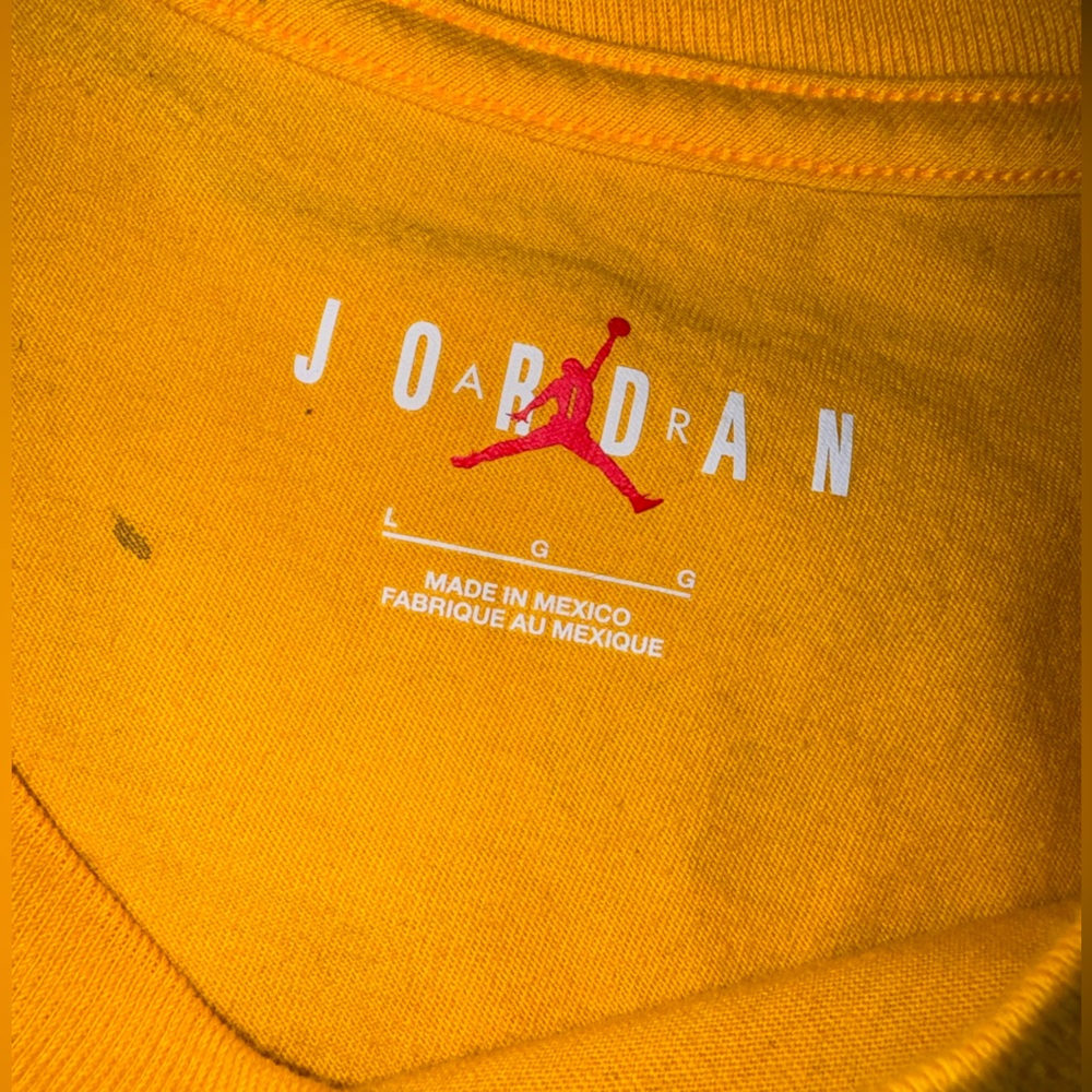 Air Jordan Yellow Graphic Long Sleeve Shirt Men’s Large - Picture 3 of 4
